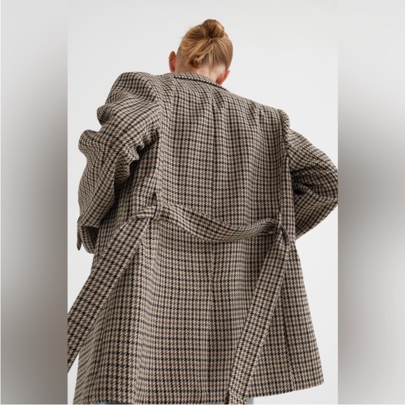 H&M oversized jacket with belt. - Picture 8 of 12